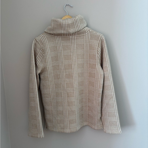JCrew Women’s Cozy Tan Turtleneck Sweater Size Medium - Picture 3 of 4